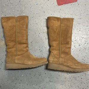 COPY - Tall Kara Uggs tan size 11